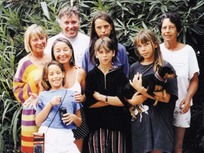 Louise, son père, ses mères, son frère et ses sœurs
